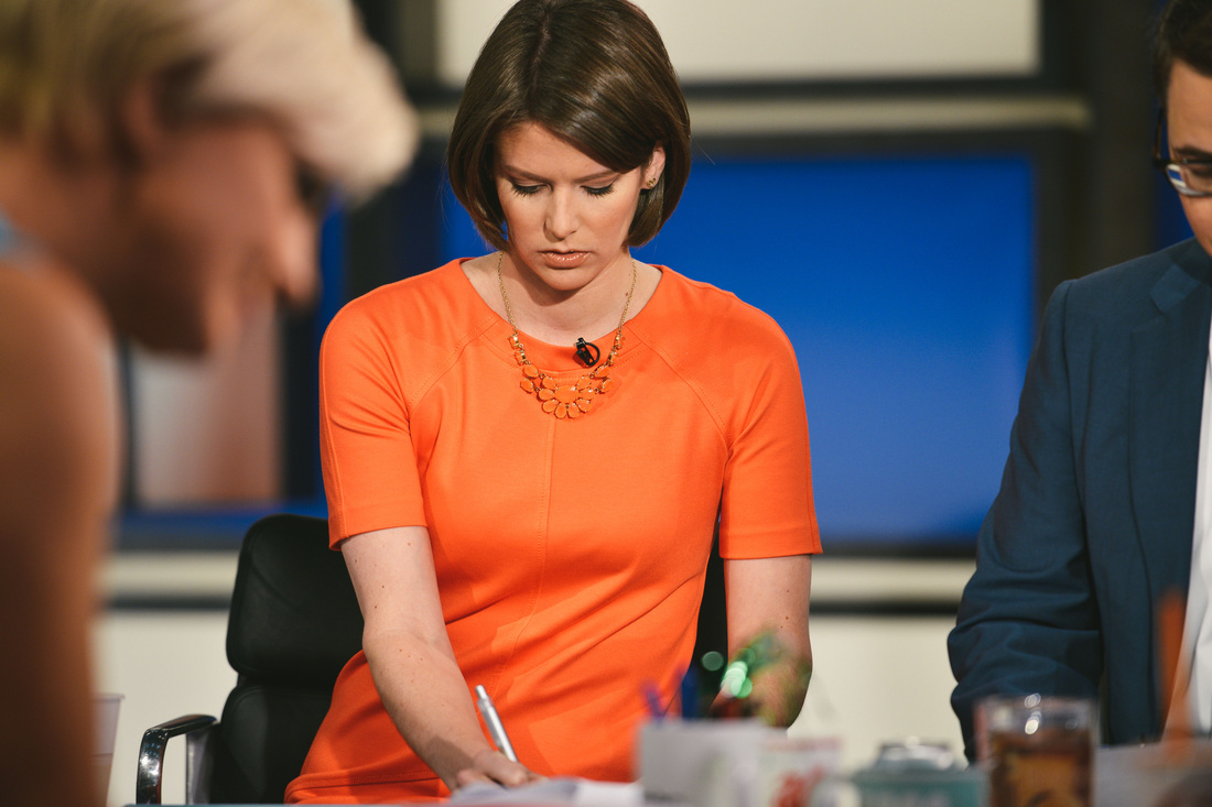 How Msnbc S Kasie Hunt Packs And Travels