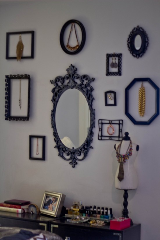 jewelry-gallery-wall