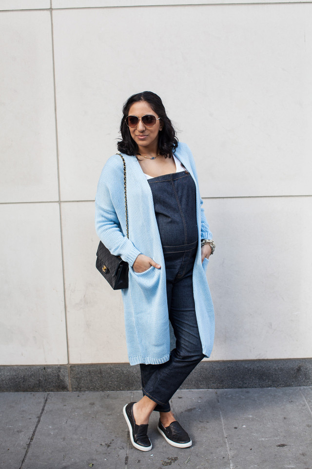 Overalls maternity outfit