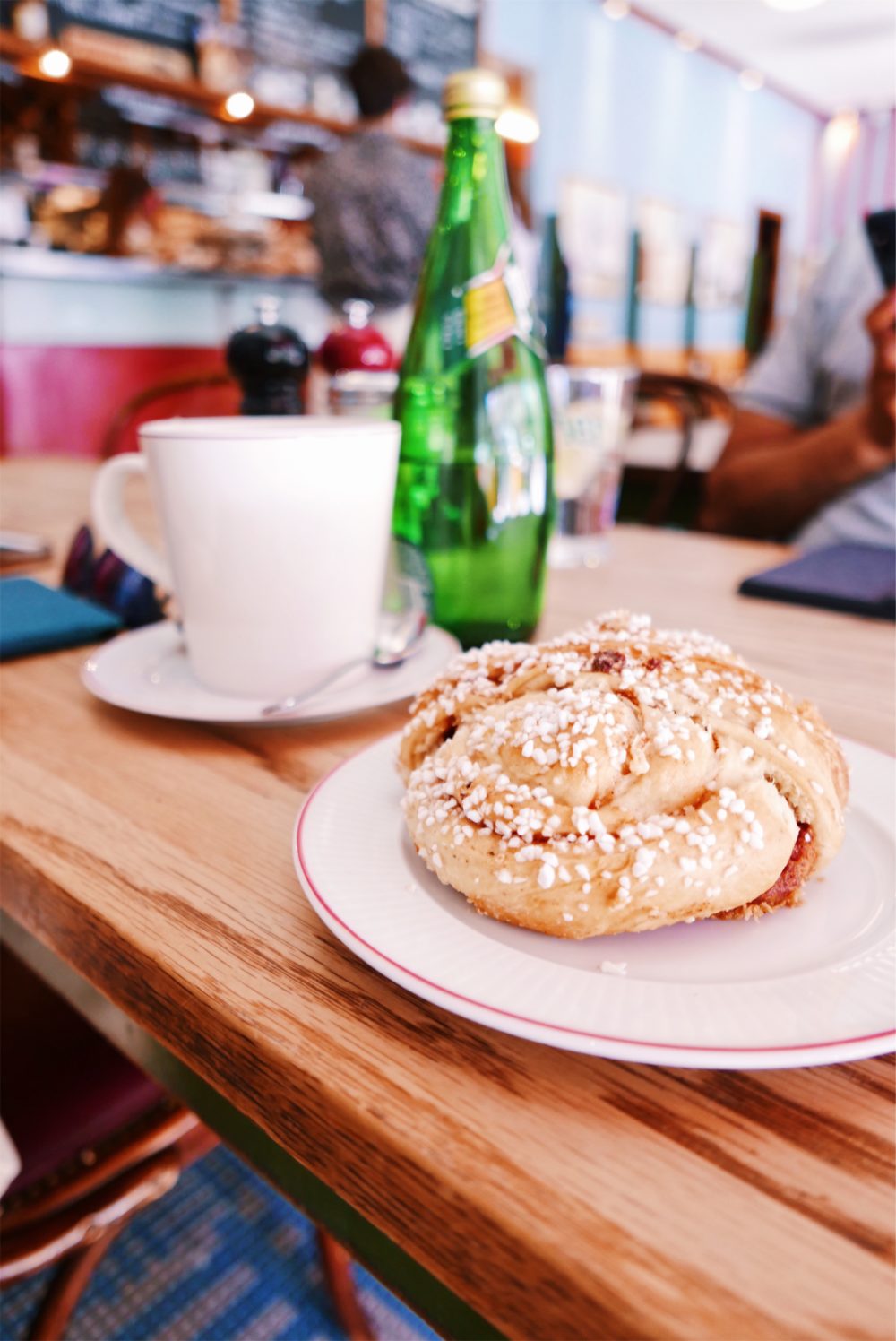 Cinnamon Bun Cafe Saturnus